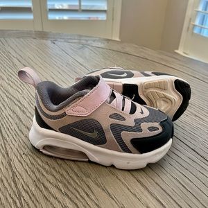 Nike Air Max 200 - Light Purple/GrayToddler Size 7 Great Condition